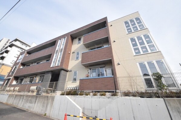 カーサグラナーデの物件外観写真